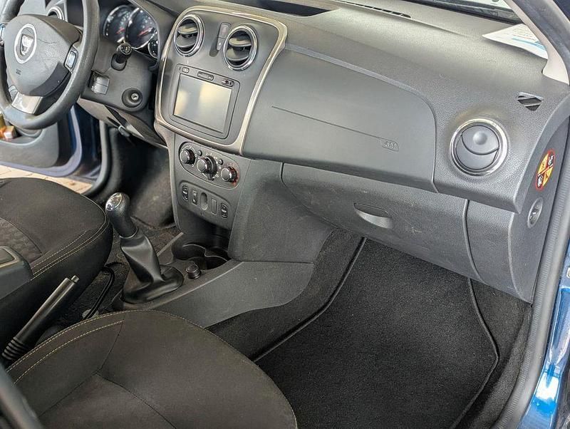 Gebraucht Dacia Logan MCV Lauréate 90 PS (66 kW) 2016 Blau Kombi