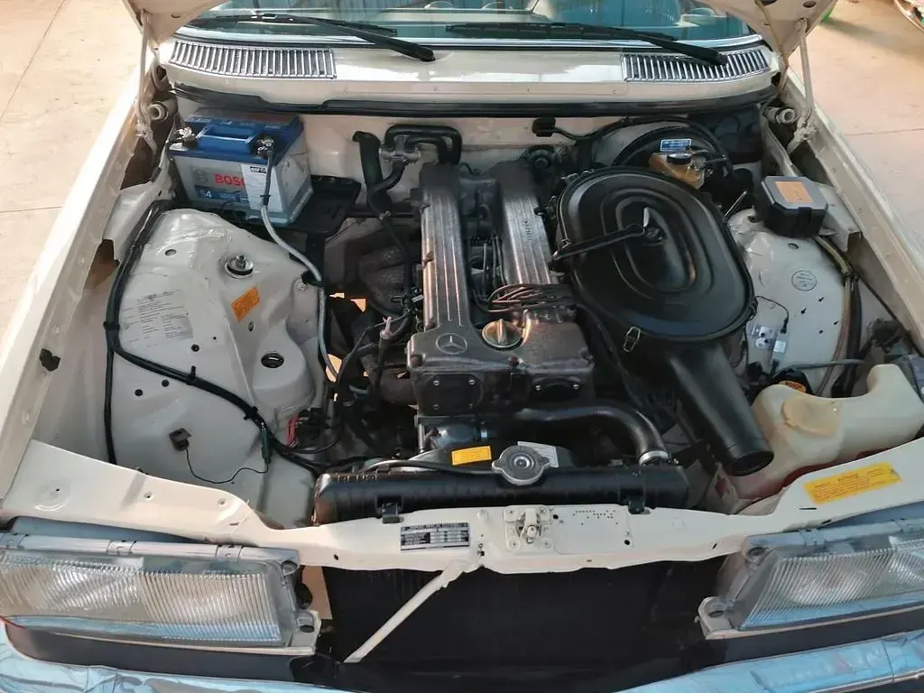 Gebraucht Mercedes 280 185 PS (136 kW) 1979 Beige