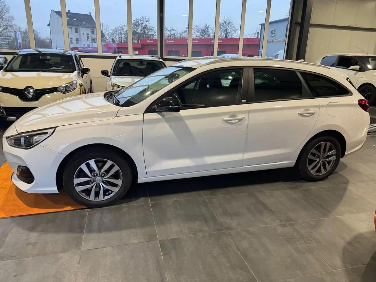 Gebraucht Hyundai i30 116 PS (85 kW) 2019 Weiß Kombi
