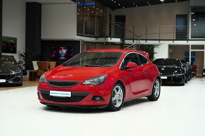 Gebraucht Opel Astra GTC Innovation 179 PS (131 kW) 2012 Rot Coupé