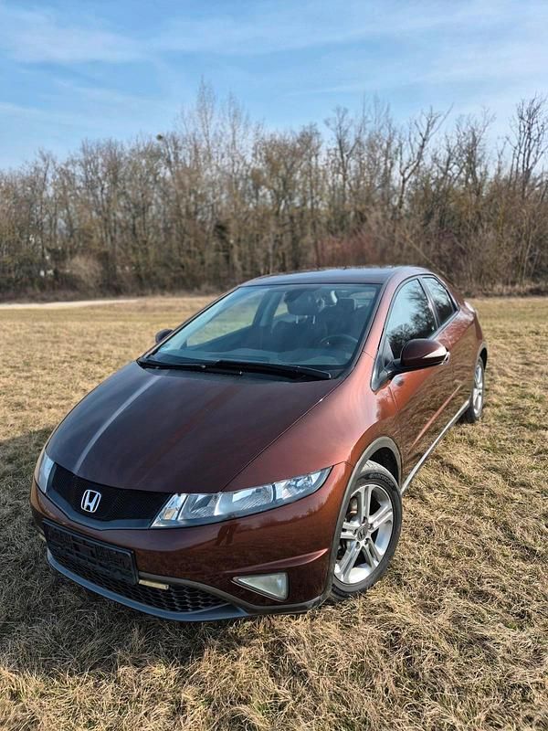 Gebraucht Honda Civic 99 PS (72 kW) 2011 Braun Limousine
