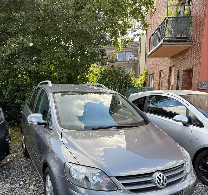 Grau Gebraucht 2009 VW Golf Plus Cross Van / Kleinbus | 2.900 € (Fairer Preis) - Bild 1/4