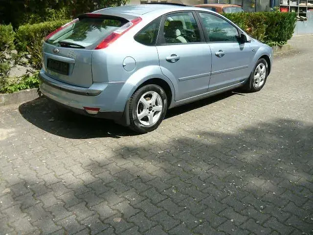 Occasion Ford Focus Ghia 101 ch (74 kW) 2007 Bleue Berline