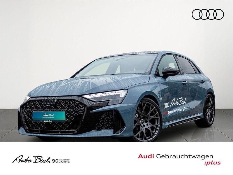 Kemoragrau metallic Gebraucht 2025 Audi RS3 Ambiente Limousine | 69.940 € (Etwas zu teuer) - Bild 1/4