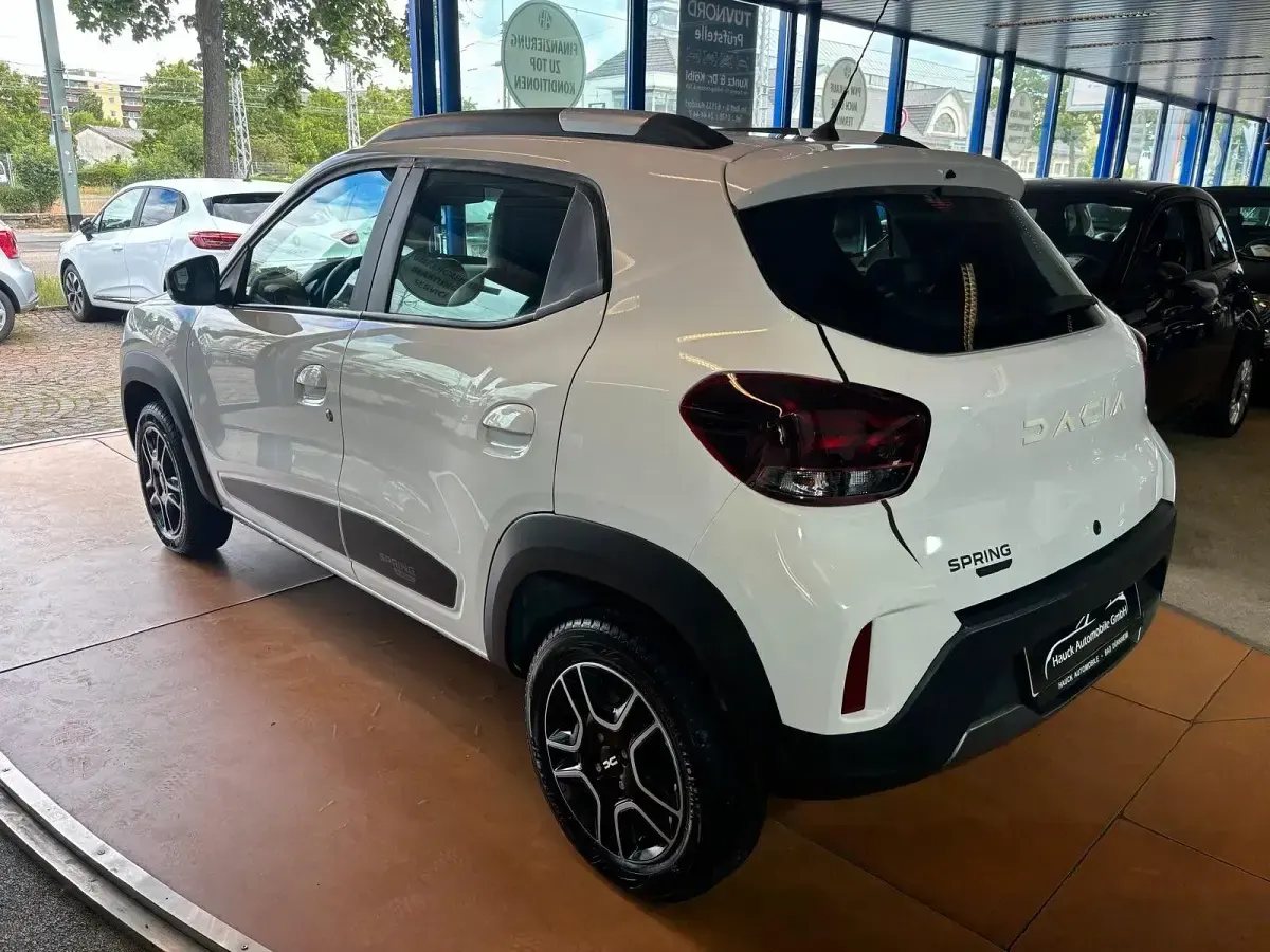 Gebraucht Dacia Spring Essentiel 33 kW (45 PS) 2023 Weiß Kleinwagen