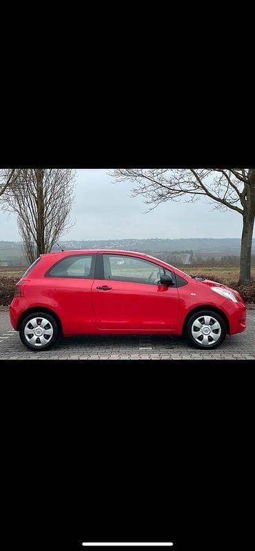 Gebraucht Toyota Yaris 69 PS (50 kW) 2007 Rot Kleinwagen