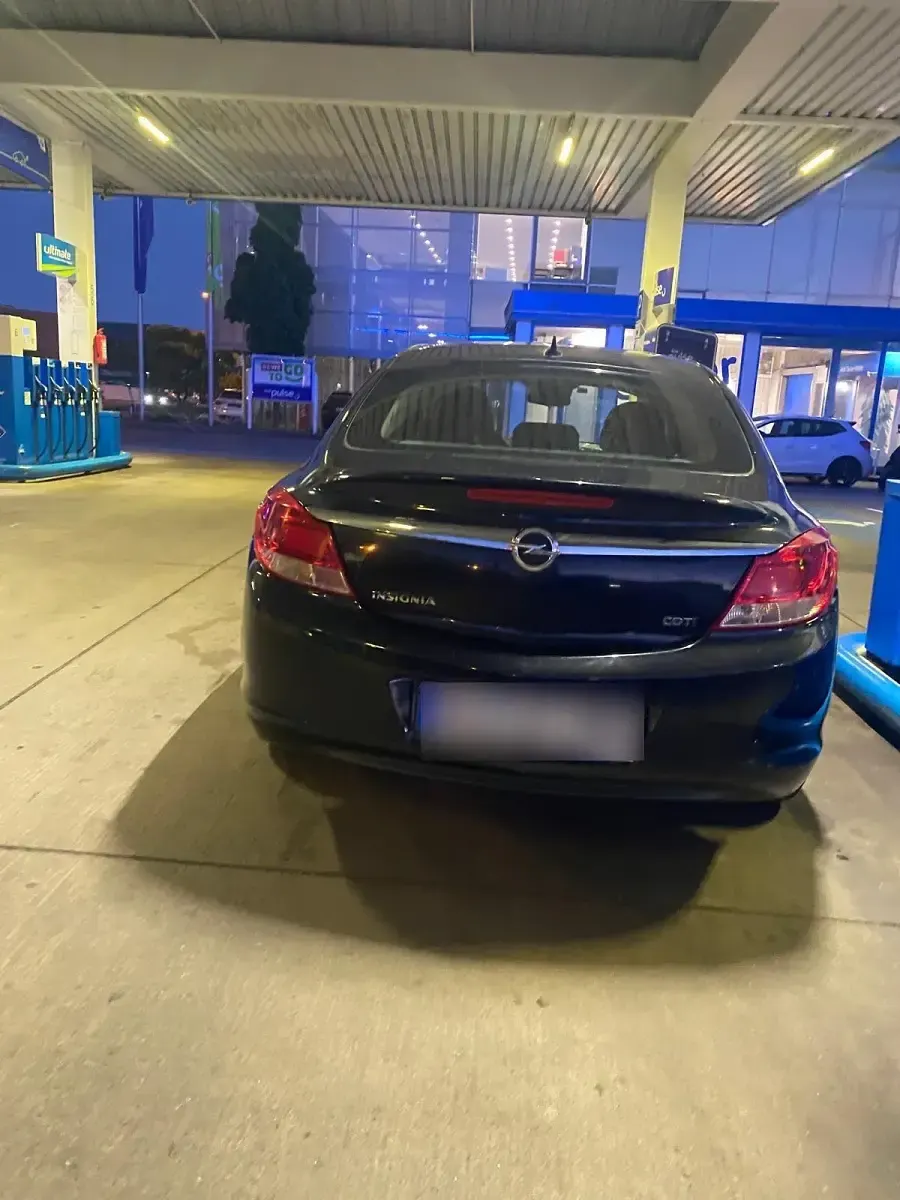 Gebraucht Opel Insignia 150 PS (110 kW) 2010 Schwarz Limousine