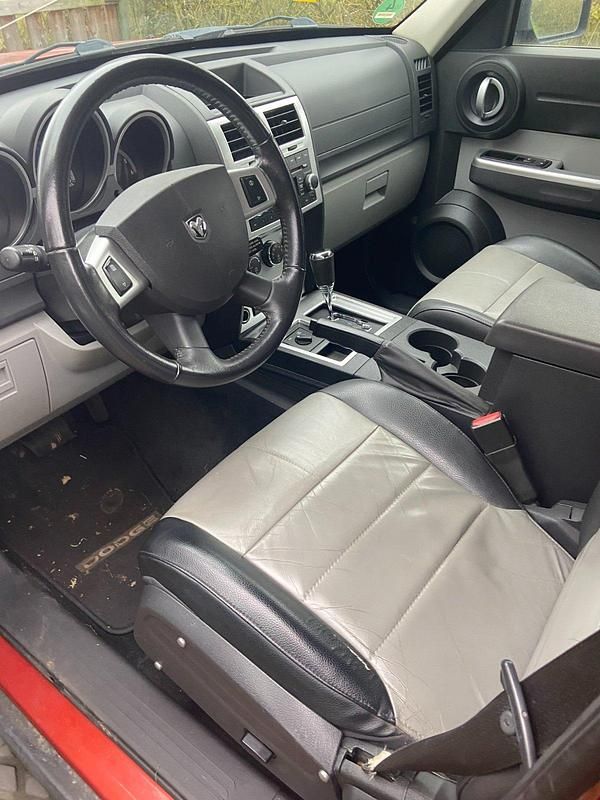 Gebraucht Dodge Nitro 177 PS (130 kW) 2007 Orange SUV