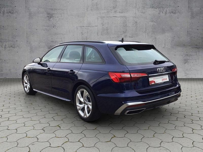 Używany Audi A4 S-Line 204 KM (150 kW) 2024 Niebieski Kombi