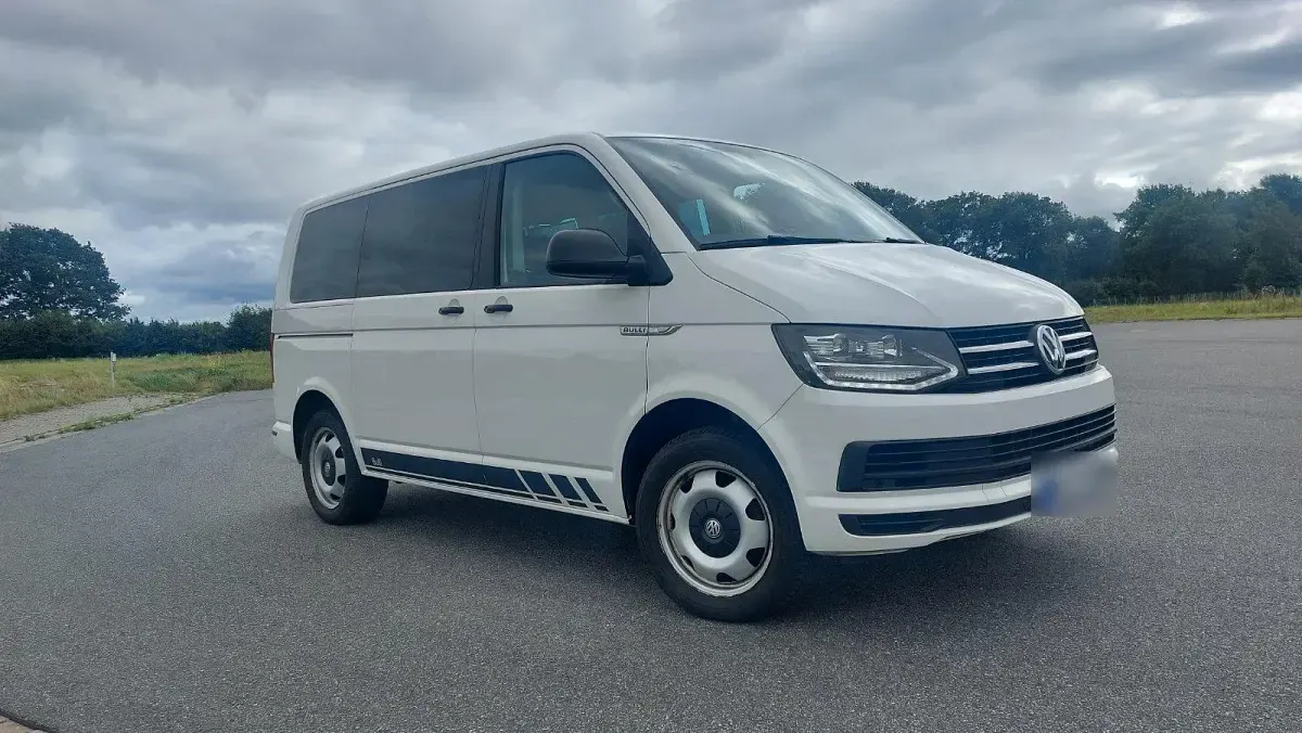 Gebraucht VW Multivan Trendline 114 PS (83 kW) 2017 Weiß Van / Kleinbus