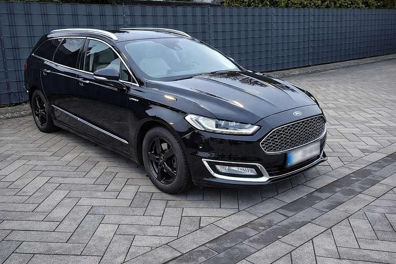 Gebraucht Ford Mondeo Vignale 211 PS (155 kW) 2015 Schwarz Kombi