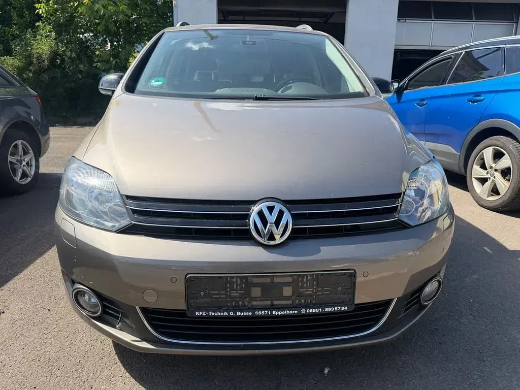 Gebraucht VW Golf VI Style 105 PS (77 kW) 2011 Braun Kleinwagen