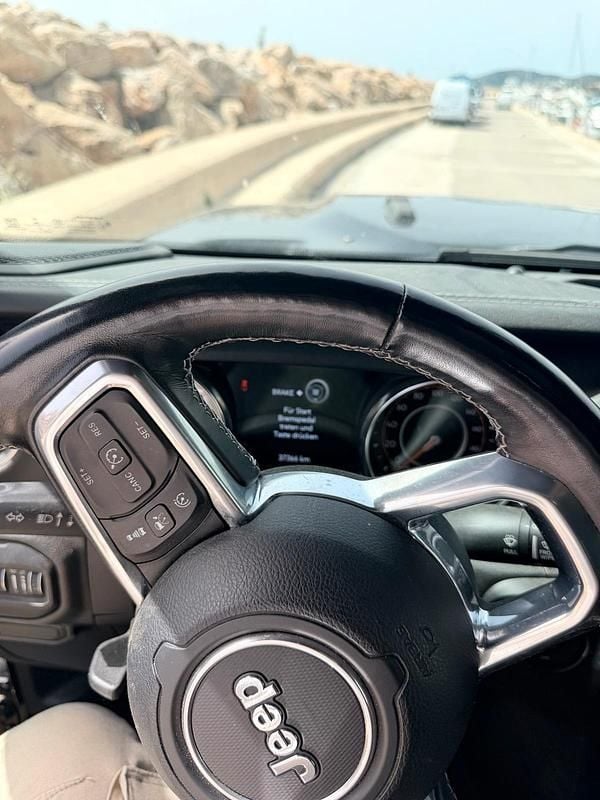 Second-hand Jeep Gladiator 286 CP (210 kW) 2021 Negru Pickup