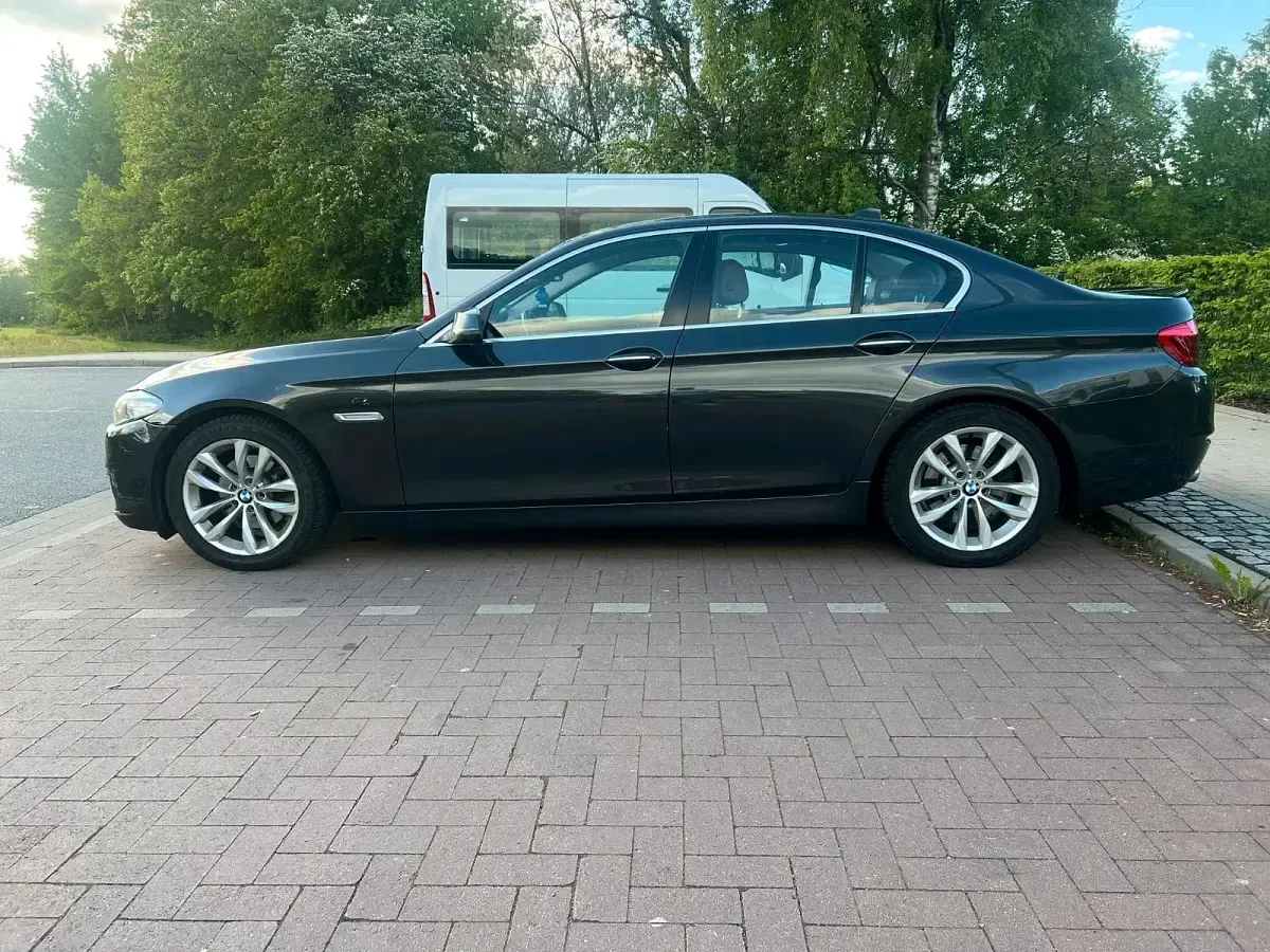 Gebraucht BMW 520 184 PS (135 kW) 2014 Grau Limousine