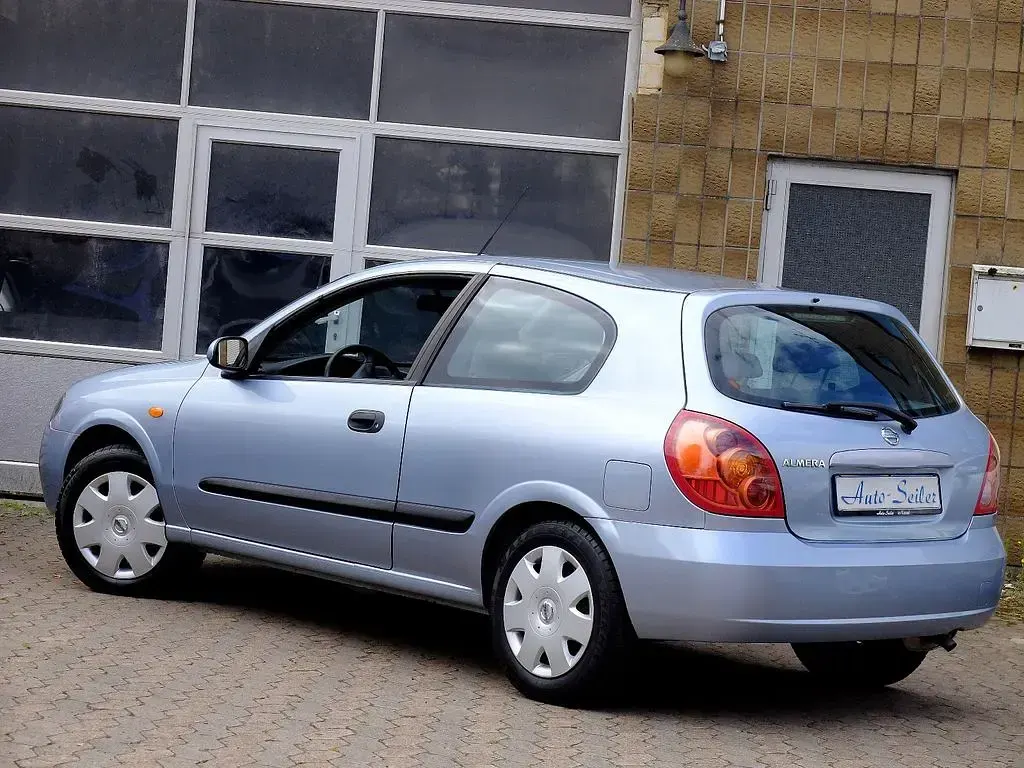 Gebraucht Nissan Almera Visia 98 PS (72 kW) 2004 Blau Kleinwagen
