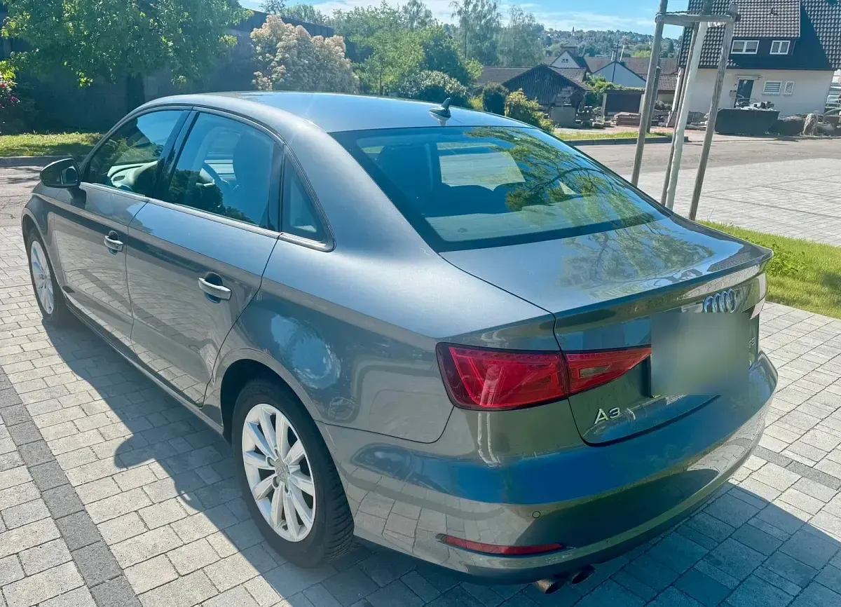 Gebraucht Audi A3 125 PS (91 kW) 2016 Grau Limousine