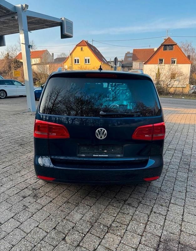 Gebraucht VW Touran Highline 140 PS (102 kW) 2015 Blau Van / Kleinbus