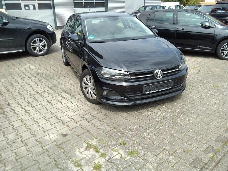 Schwarz Gebraucht 2019 VW Polo Comfortline Kleinwagen | 13.800 € (Etwas zu teuer) - Bild 1/4