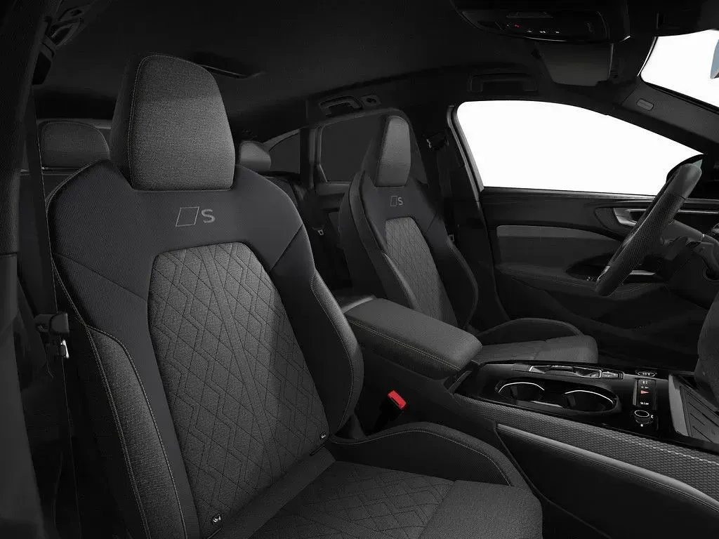 Gebraucht Audi A5 Ambiente 204 PS (150 kW) 2025 Mythosschwarz Kombi