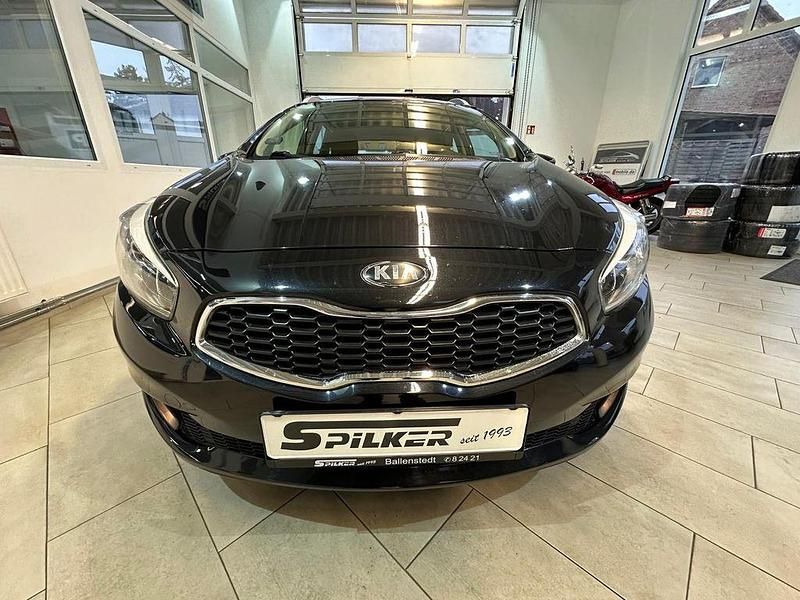 Gebraucht Kia Ceed Sportswagon 99 PS (72 kW) 2013 Schwarz Kombi