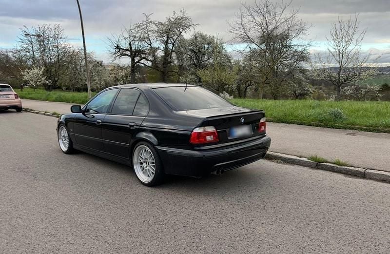 Gebraucht BMW 540 M Sport 286 PS (210 kW) 2001 Schwarz Limousine