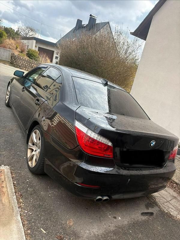 Gebraucht BMW 550 367 PS (269 kW) 2007 Schwarz Limousine