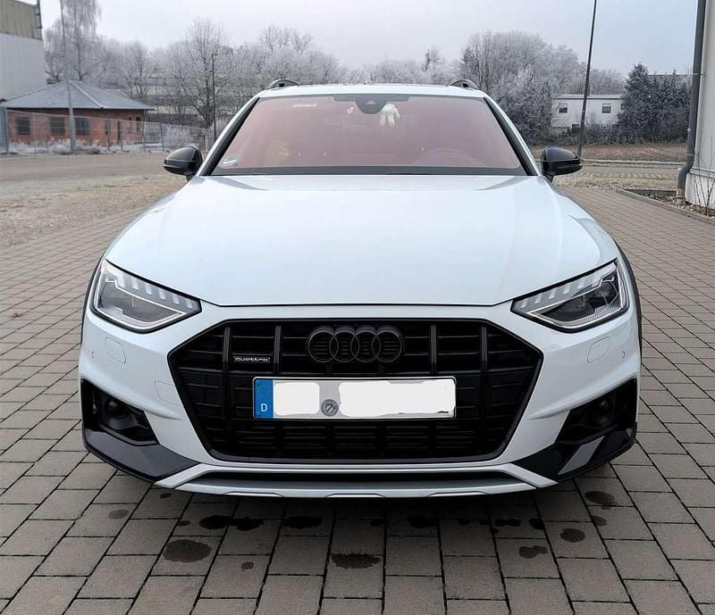 Weiß Gebraucht 2024 Audi A4 Allroad Sport Kombi | 45.900 € (Teuer) - Bild 1/4