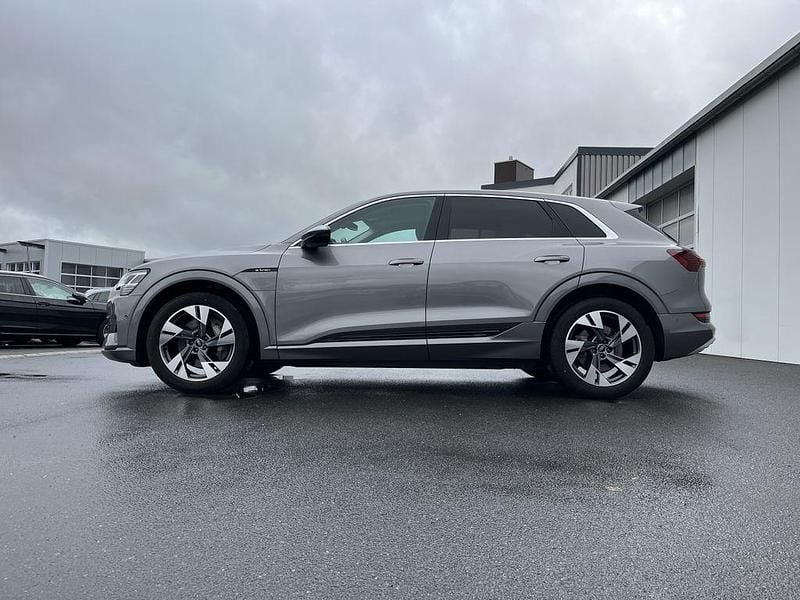 Gebraucht Audi e-tron Advanced Plus 230 kW (313 PS) 2022 Taifungrau SUV