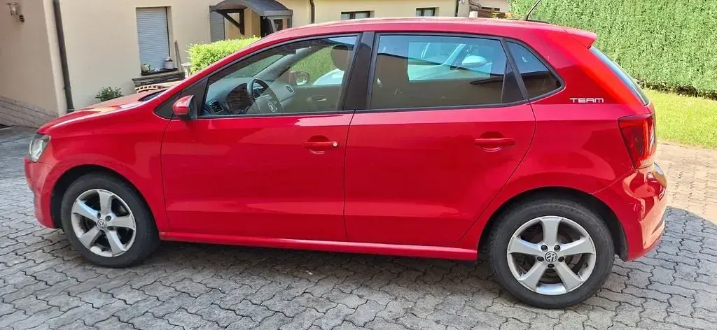 Gebraucht VW Polo Team 86 PS (63 kW) 2011 Rot Kleinwagen
