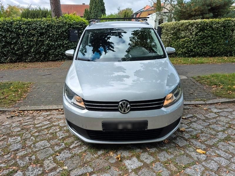 Silber Gebraucht 2010 VW Touran Van / Kleinbus | 7.499 € (Fairer Preis) - Bild 1/4