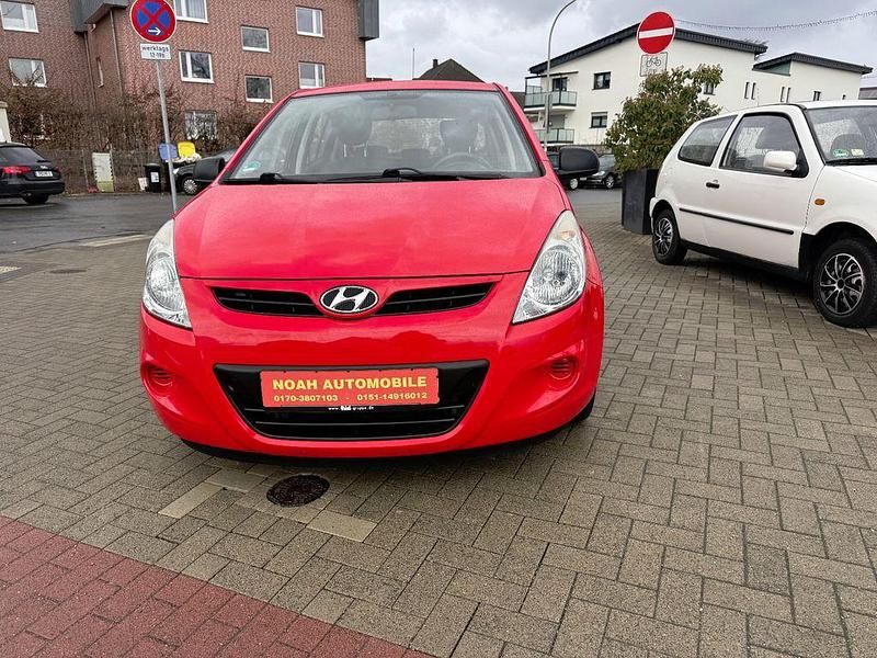 Gebraucht Hyundai i20 Edition+ 77 PS (56 kW) 2010 Rot Kleinwagen