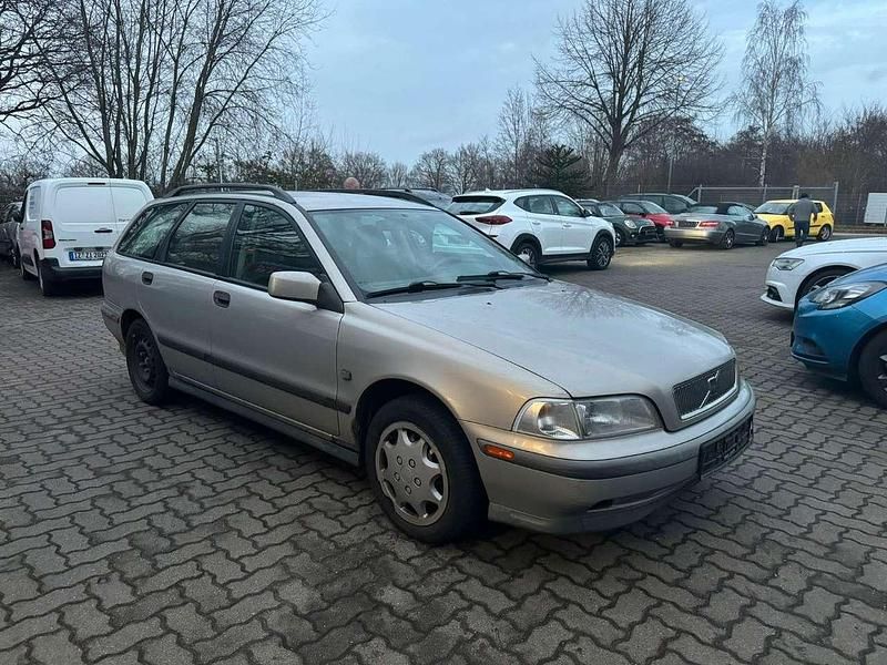 Gebraucht Volvo V40 105 PS (77 kW) 1998 Grau Kombi