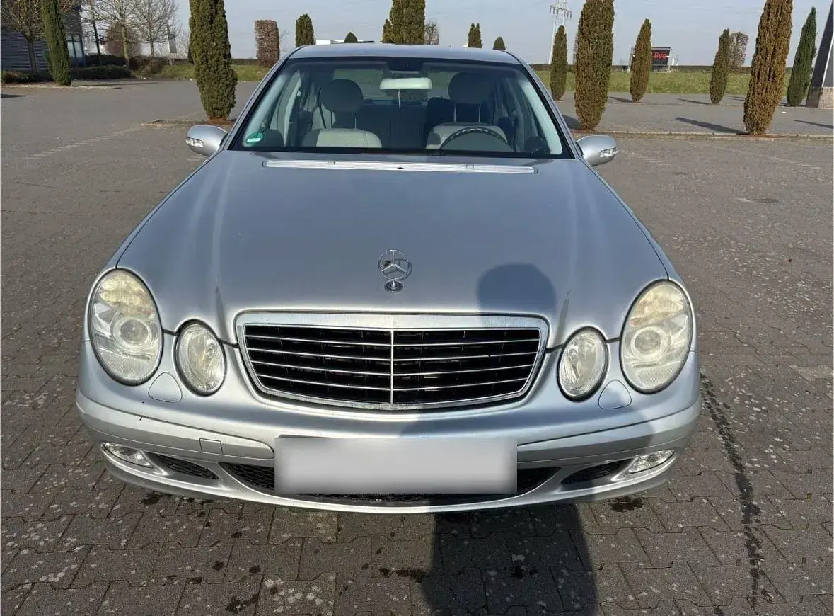 Occasion Mercedes E200 Classic 163 ch (119 kW) 2002 Argent Berline