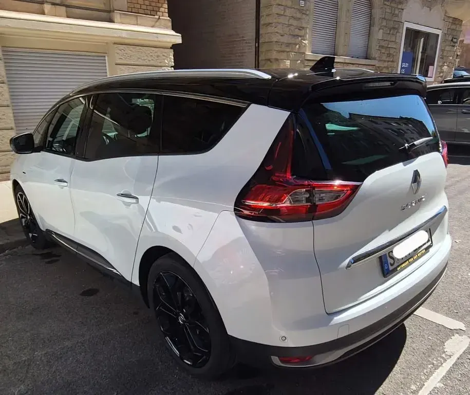 Gebraucht Renault Grand Scénic IV Black Edition 160 PS (117 kW) 2022 Weiß Van / Kleinbus