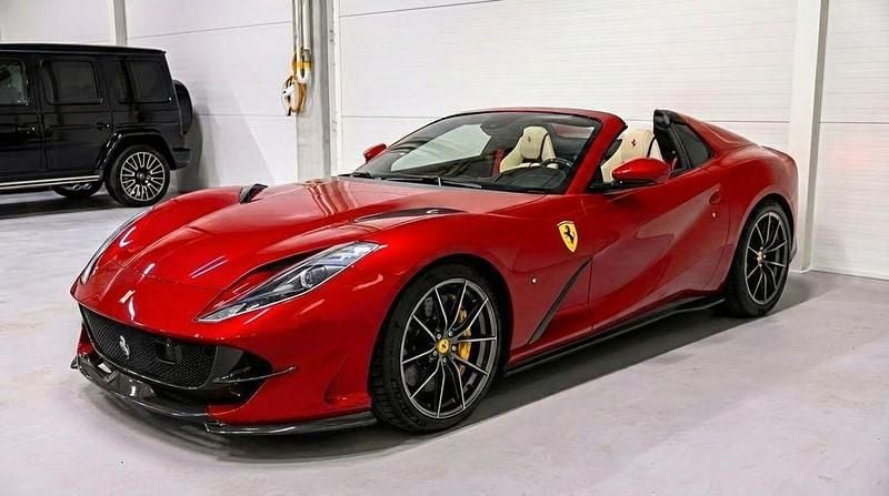 Second-hand Ferrari 812 799 CP (587 kW) 2021 Roșu Cabrio