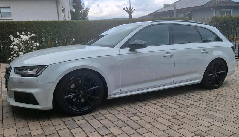 Weiß Gebraucht 2017 Audi A4 Ambiente Kombi | 27.200 € - Bild 1/4