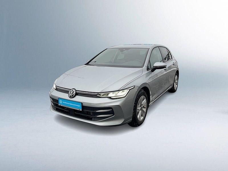 Gebraucht VW Golf VIII Life 150 PS (110 kW) 2025 Oyster silver metallic Limousine