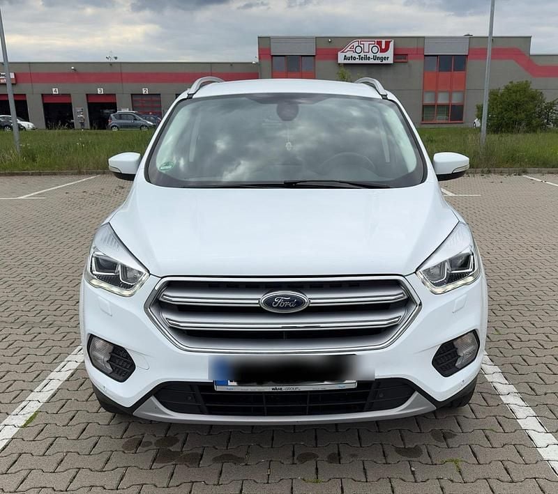 Weiß Gebraucht 2018 Ford Kuga SUV | 10.500 € (Superpreis) - Bild 1/4