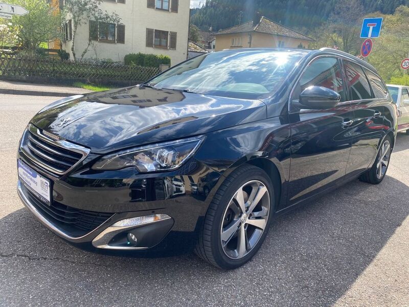 Lackierung schwarz Gebraucht 2016 Peugeot 308 Allure Kombi | 9.999 € (Fairer Preis) - Bild 1/4