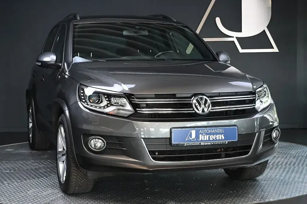 Gebraucht VW Tiguan LOUNGE 125 PS (91 kW) 2016 Grau SUV