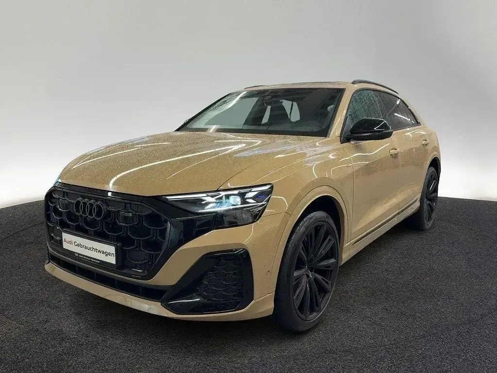 Używany Audi Q8 Ambiente 286 KM (210 kW) 2025 Złoty SUV