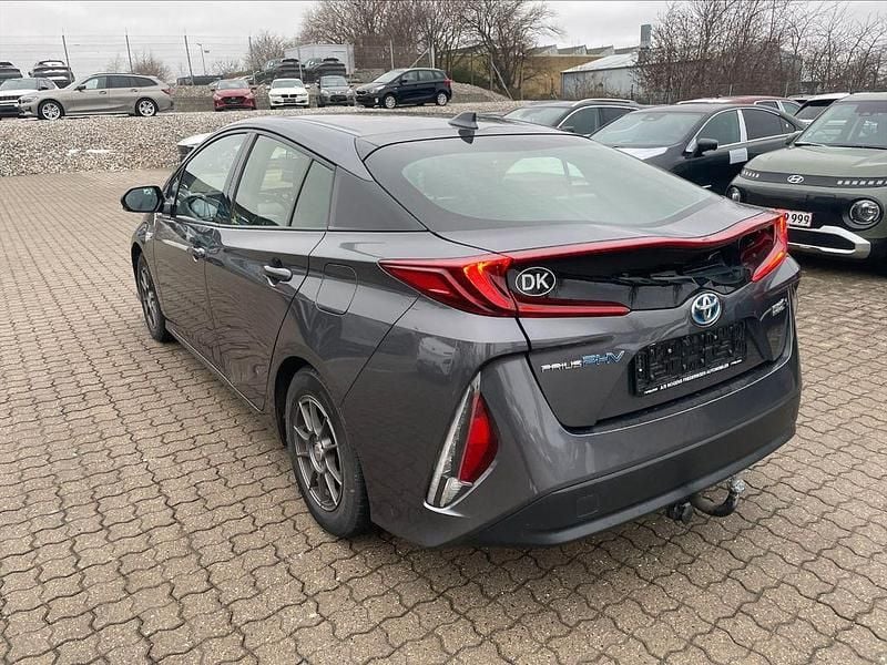 Gebraucht Toyota Prius Executive 122 PS (89 kW) 2018 Grau Limousine