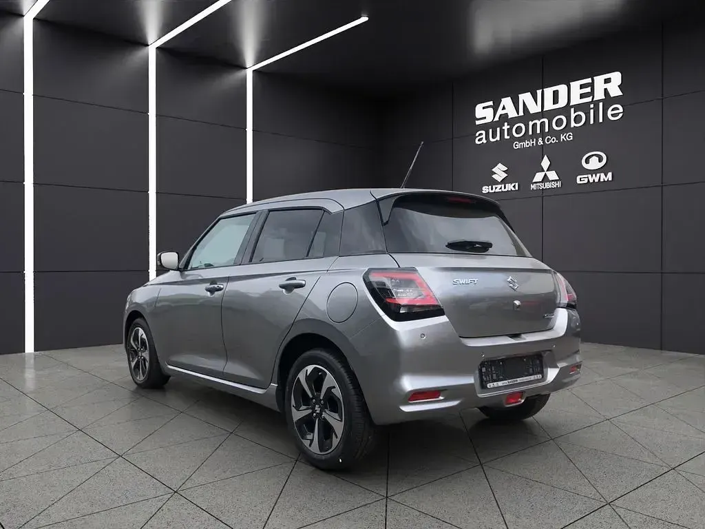 Neu Suzuki Swift Comfort+ 83 PS (61 kW) 2026 Silber Kleinwagen