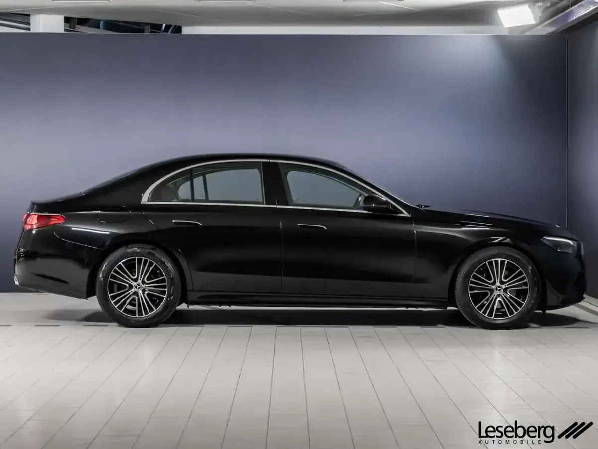Gebraucht Mercedes E220 Avantgarde 197 PS (144 kW) 2025 Schwarz Limousine