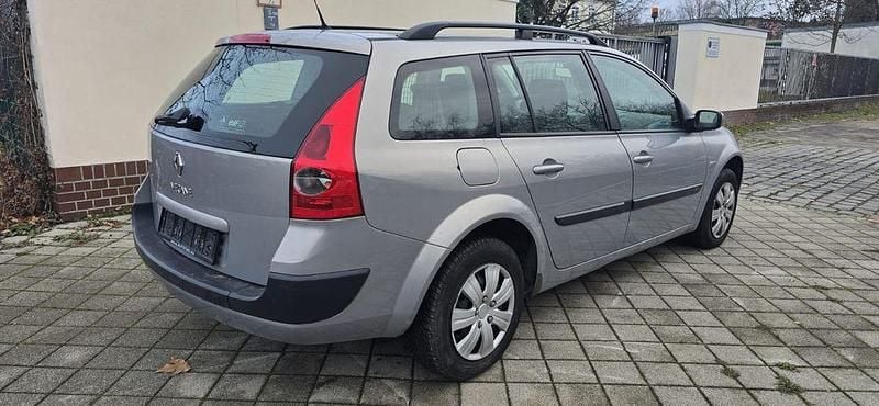 Gebraucht Renault Mégane II Avantage 113 PS (83 kW) 2005 Gelb Limousine