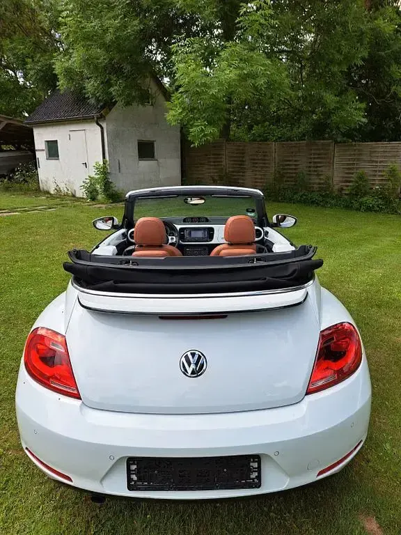 Gebraucht VW Beetle Design 105 PS (77 kW) 2014 Weiß Kleinwagen