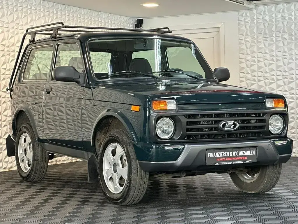 Gebraucht Lada Taiga 83 PS (61 kW) 2018 Grün SUV