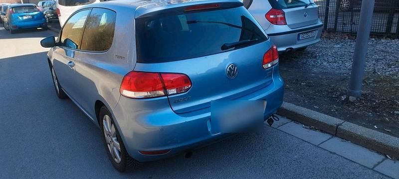 Gebraucht VW Golf VI 2011 Blau Kleinwagen