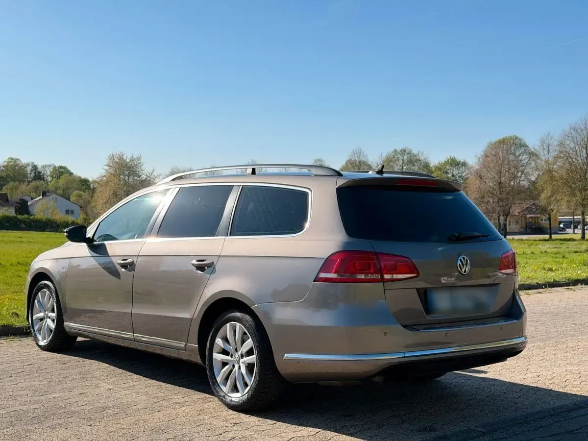 Gebraucht VW Passat Exclusive 160 PS (117 kW) 2011 Braun Limousine
