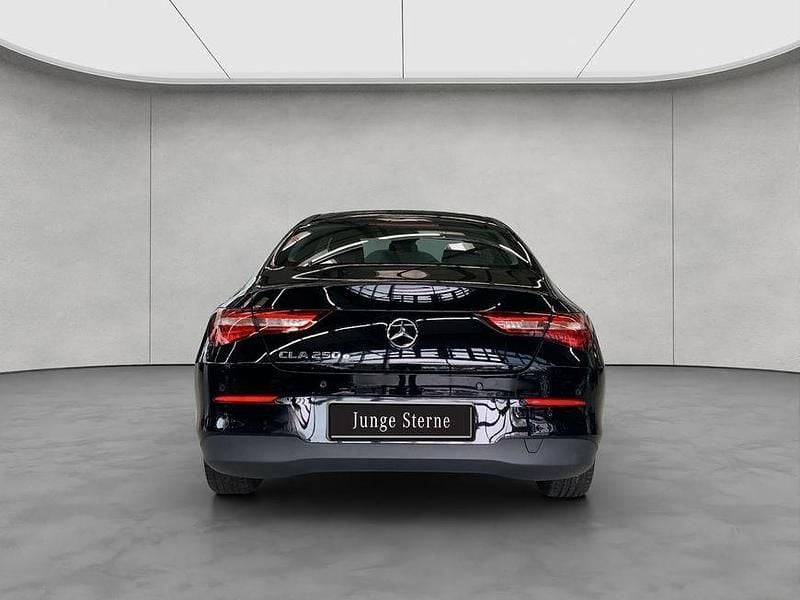 Gebraucht Mercedes CLA250e 160 PS (117 kW) 2022 Schwarz Limousine